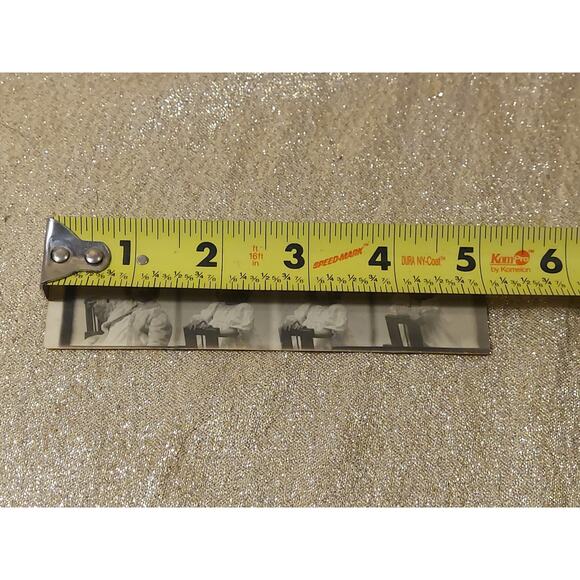 1920s Antique 4 Photo Booth Photos Uncut Strip Young Girl/Child Large Curls Hair - Picture 7 of 8